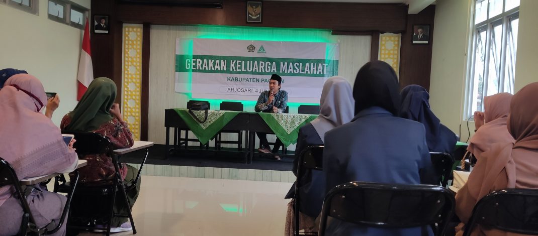 STAI Al-Fattah Pacitan, Kemenag dan GP Ansor Pacitan Gelar Sosialisasi Gerakan Keluarga Maslahat