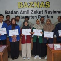 Dua Mahasiswa STAI Al-Fattah Pacitan Terima Beasiswa SKSS dari BAZNAS Jawa Timur