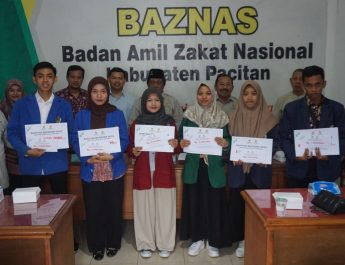 Dua Mahasiswa STAI Al-Fattah Pacitan Terima Beasiswa SKSS dari BAZNAS Jawa Timur